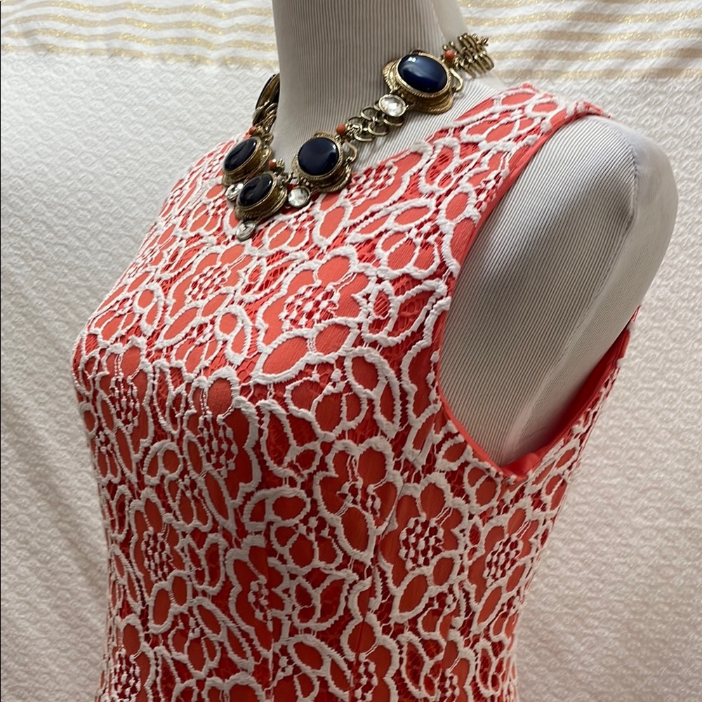 Floral Lace Sleeveless Dress - Picture 2 of 8